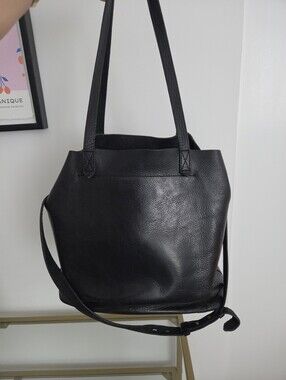 Madewell medium transport tote in true black